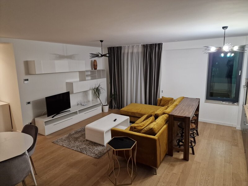 2025 Aviatiei Tower, 3 camere 96mp 2Bai Centrala, 2 Locuri Parcare Subteran